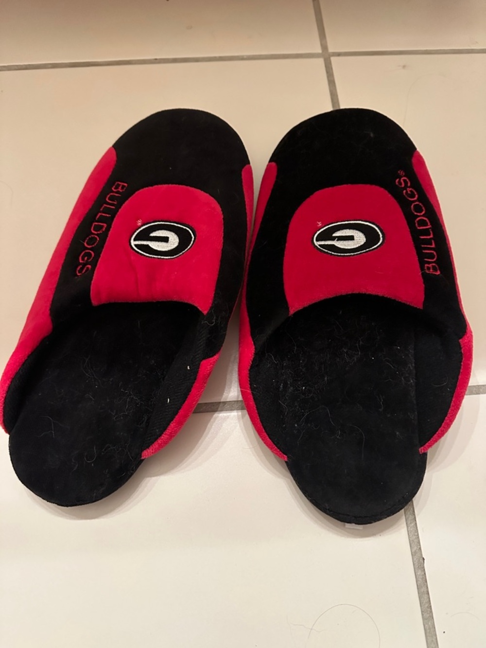 UGA Bulldogs Slippers Size L✌🏼